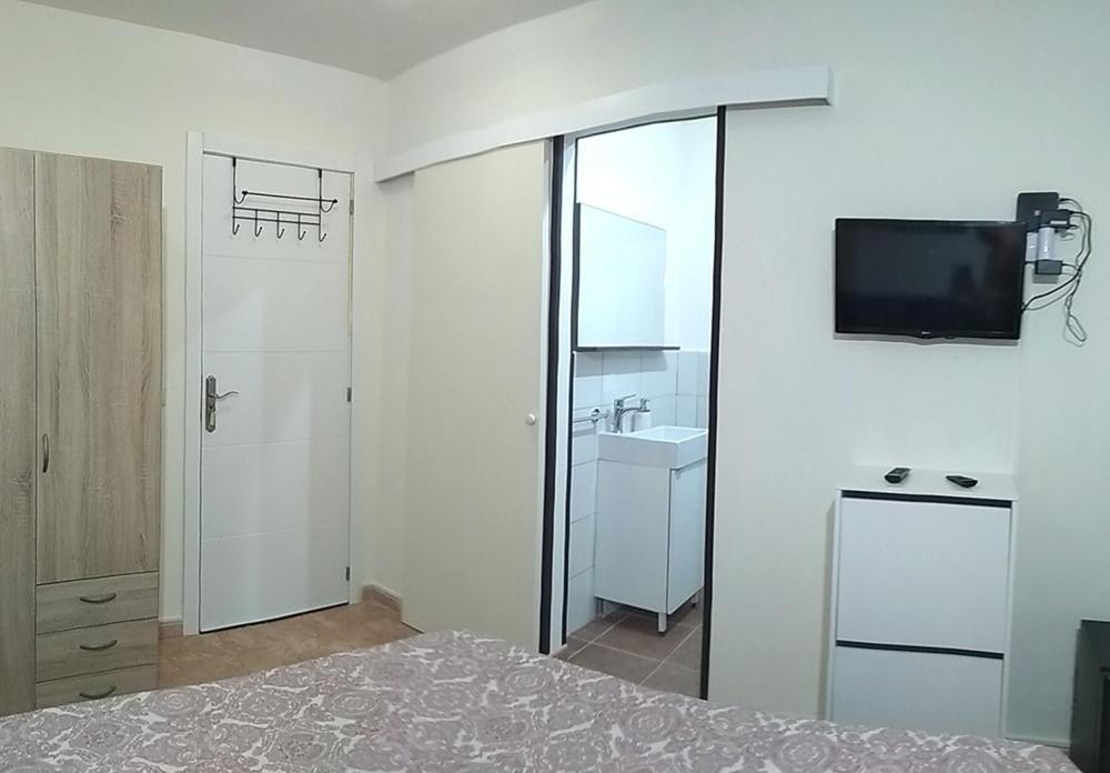 Kiki Vivienda Bed & Breakfast San Isidro  Ngoại thất bức ảnh
